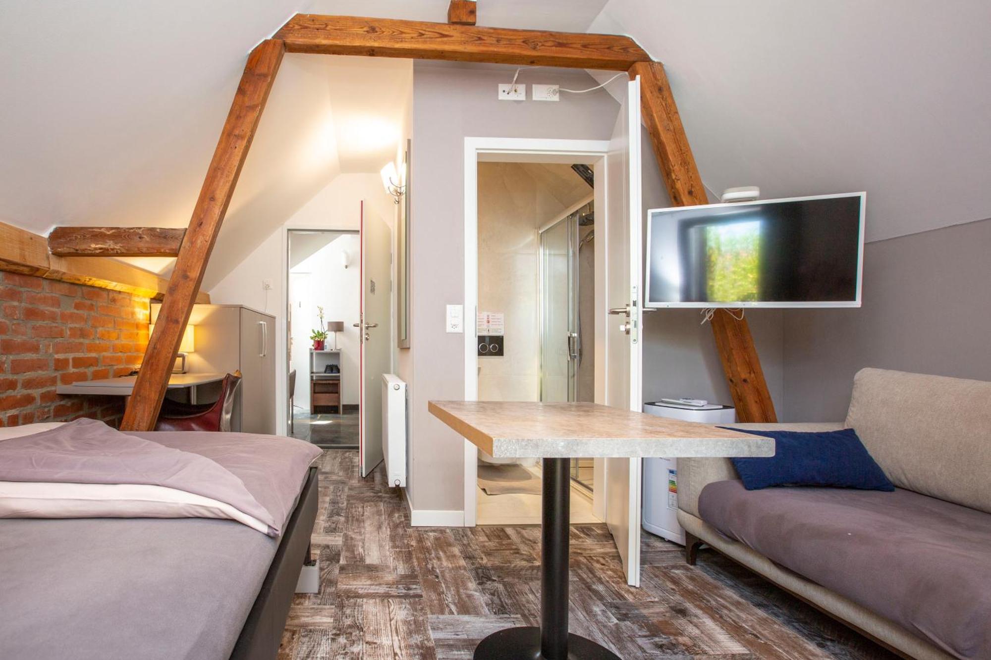 Bnb Comfort Guesthouse Olten - Lostorf Esterno foto